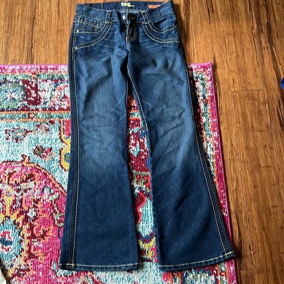 Tag jeans, barely worn. - Picture 2 of 3